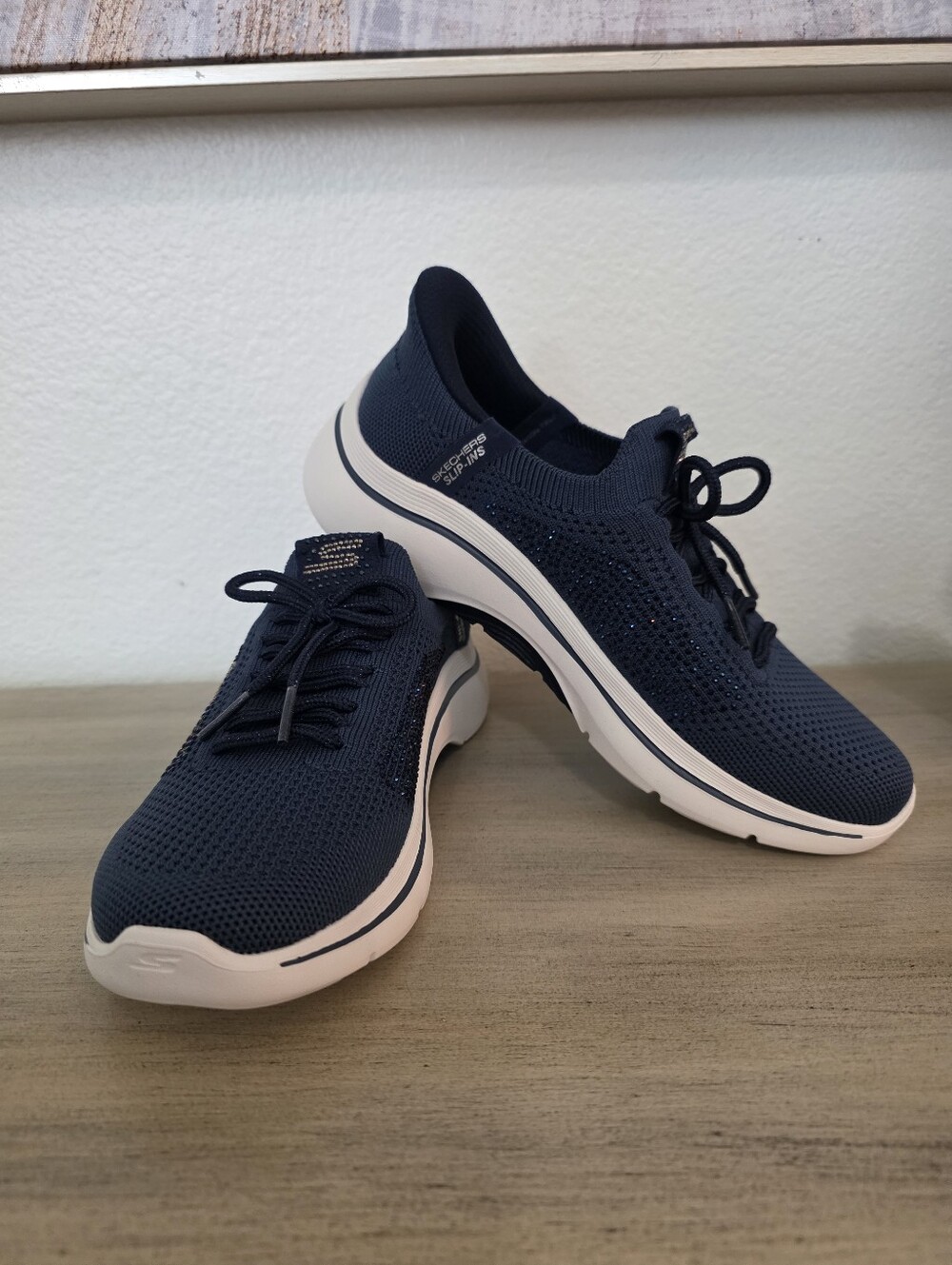 Skechers Navy Slip-On Memory Foam Walking Shoes 6 NEW - Picture 2 of 9